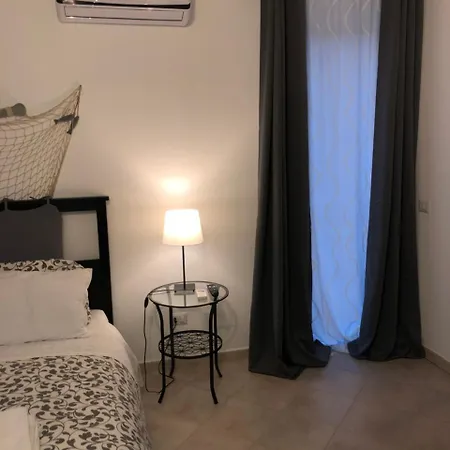 Capomulini Mare Bed & Breakfast
